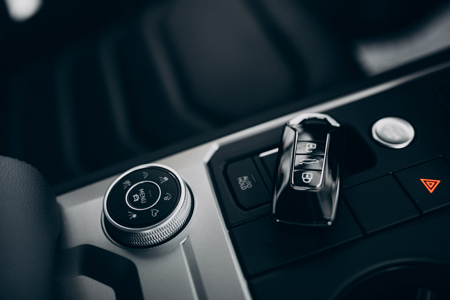 car-elements-details-inside.jpg__PID:f2ff75f7-3ba8-4028-84d1-5733fd4dfce6